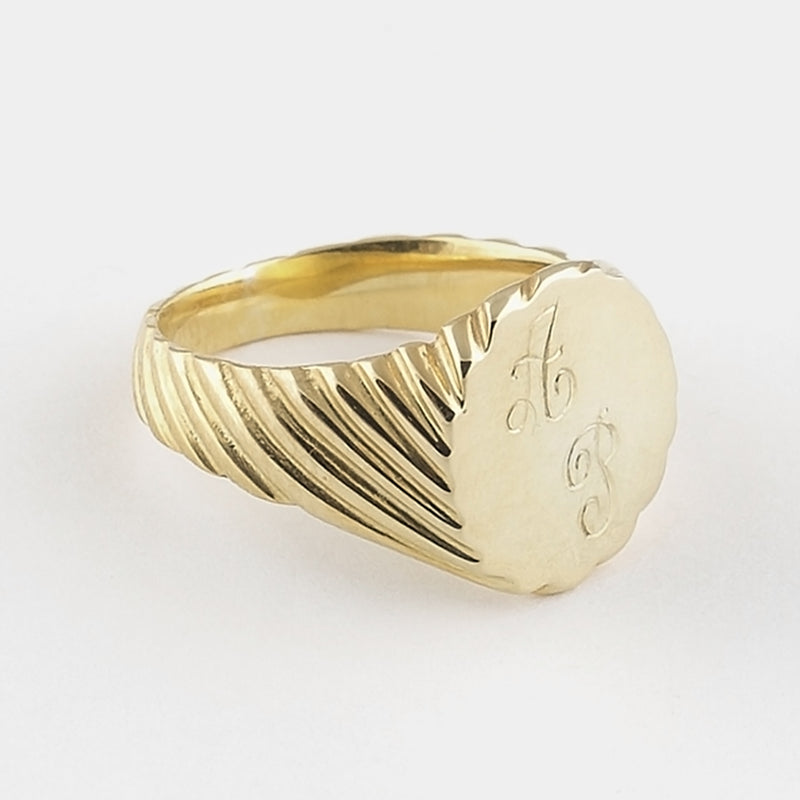 Julius Signet Ring in Gold