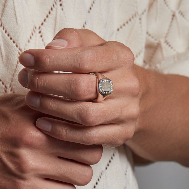 Alexandre Pavé Signet Ring in Silver