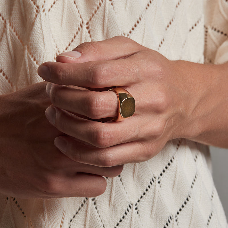 Bold Signet Ring in Gold