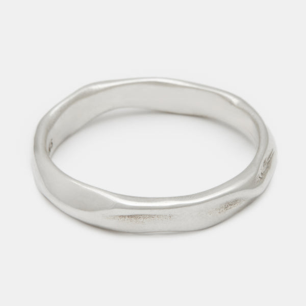 Henchey Coulée Band in Silver