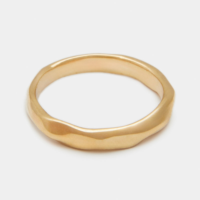 Henchey Coulée Band in Gold