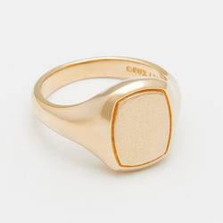 Alexandre Signet Ring in Gold