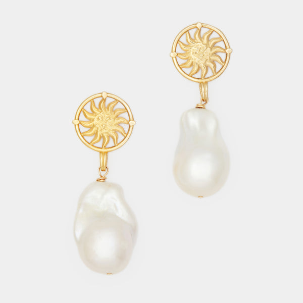Aurora Pearl Earrings in Gold