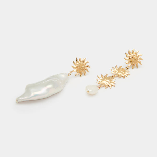 Solana Baroque Pearl Earrings in Gold