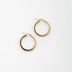 Donna Hoops in Gold